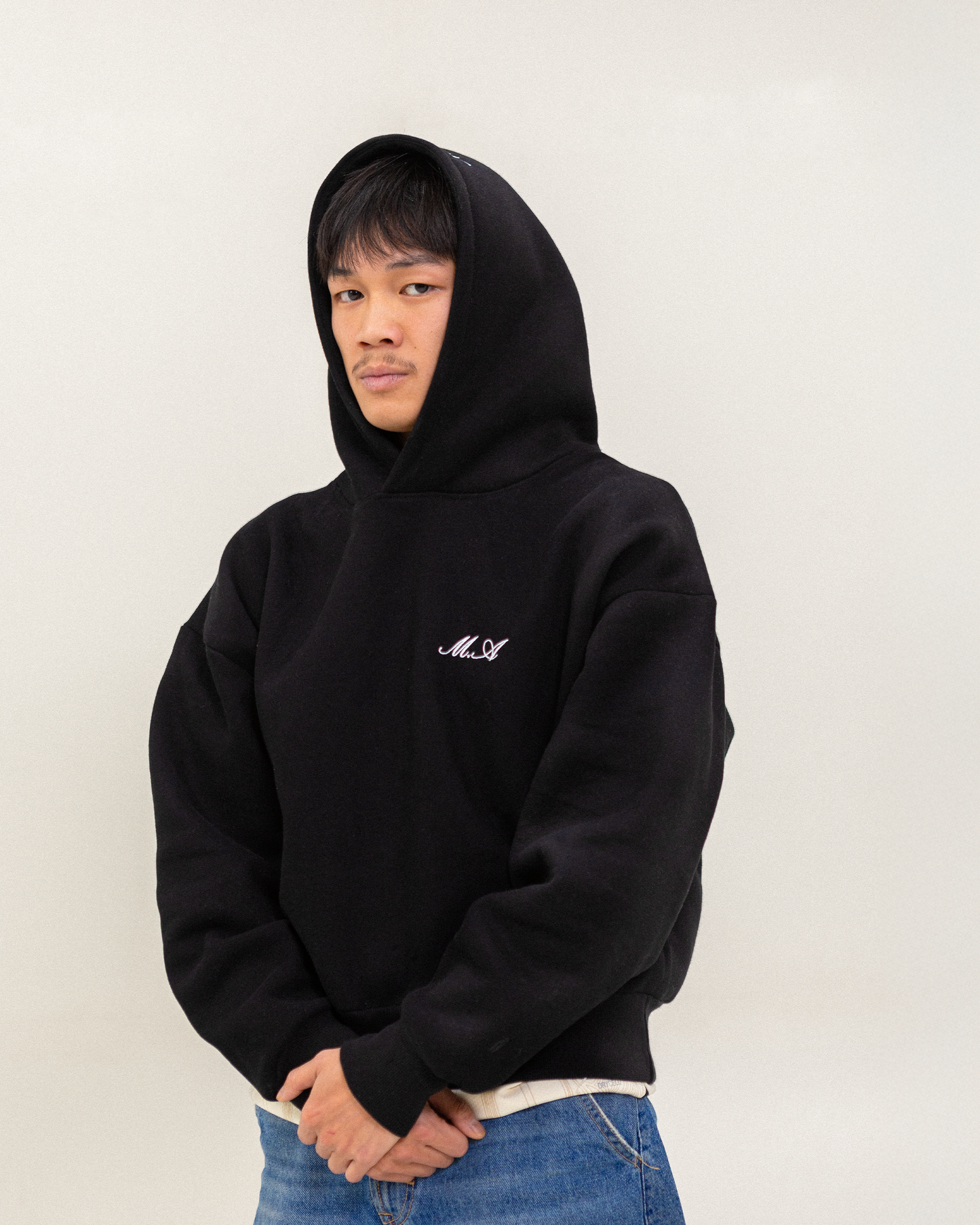 Le hoodie boxy brodé