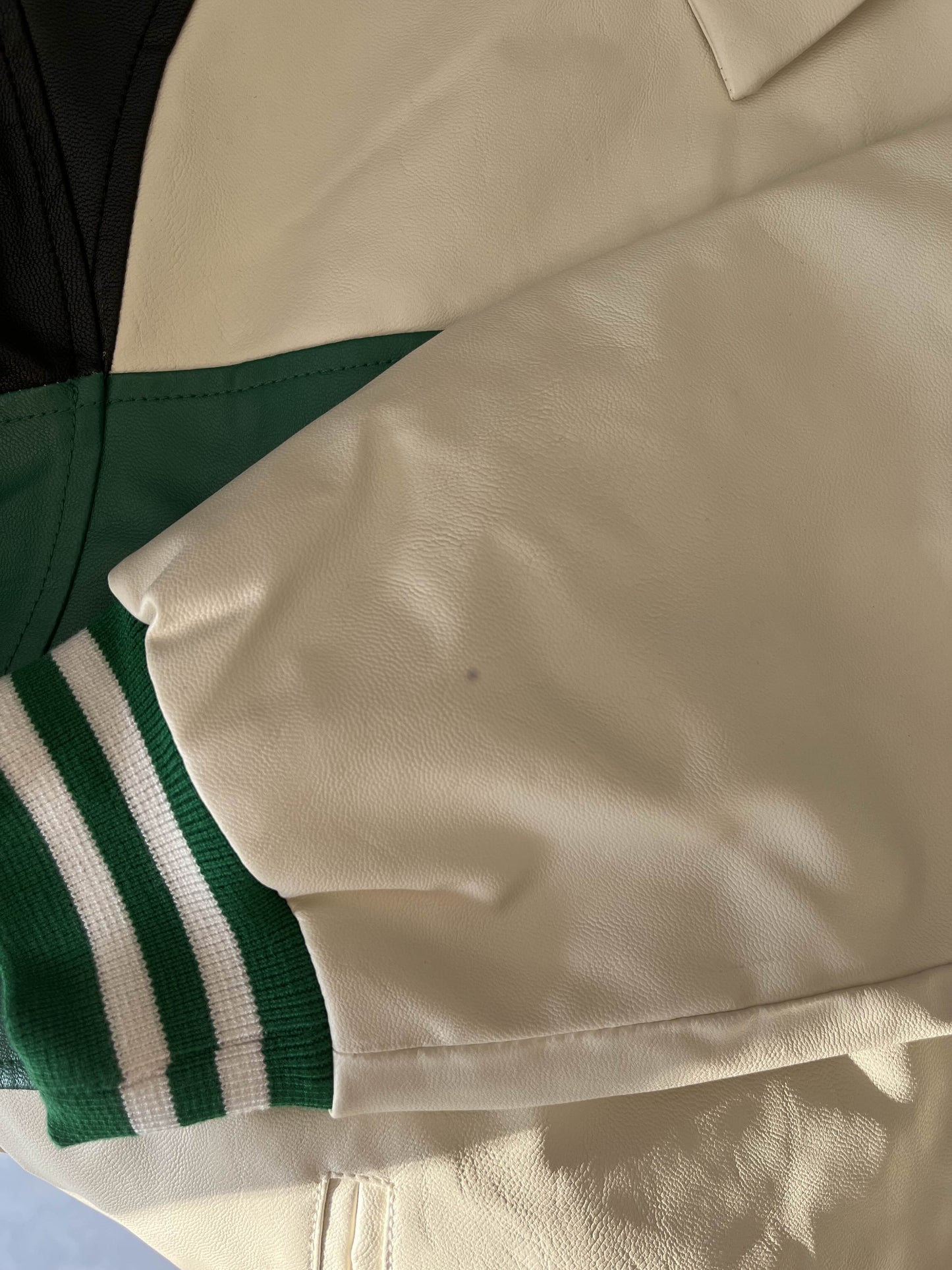La veste en cuir Sole e Vigna (défaut)