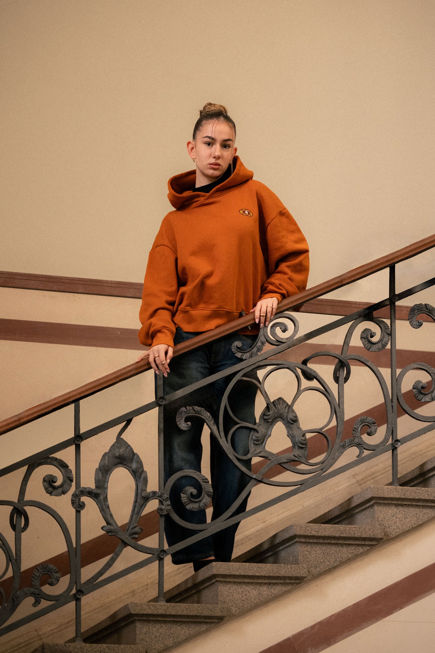 Le sweat à capuche boxy mosaïque
