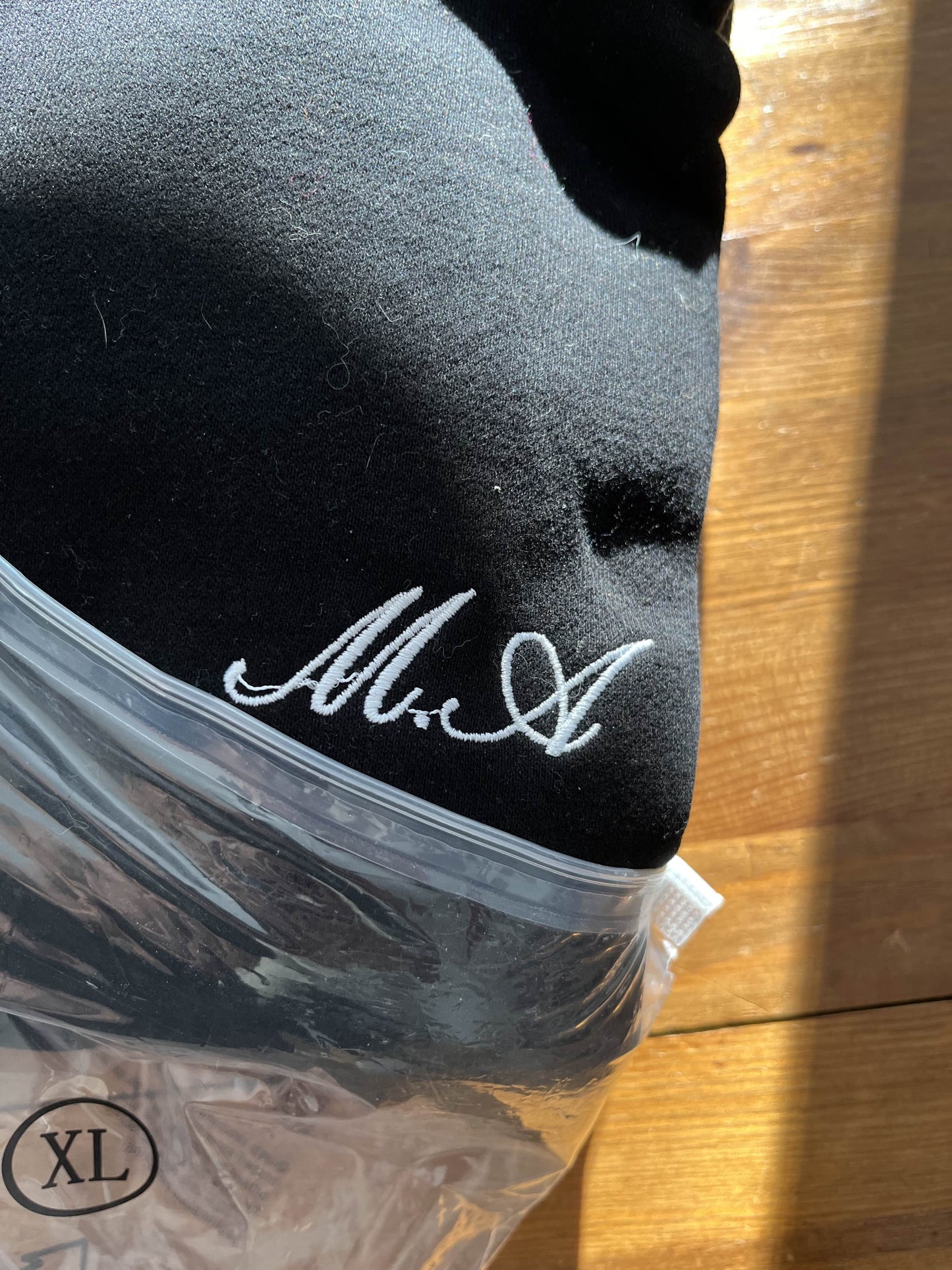 Le hoodie boxy brodé (défaut)