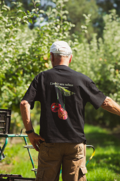 Le tee-shirt cerise